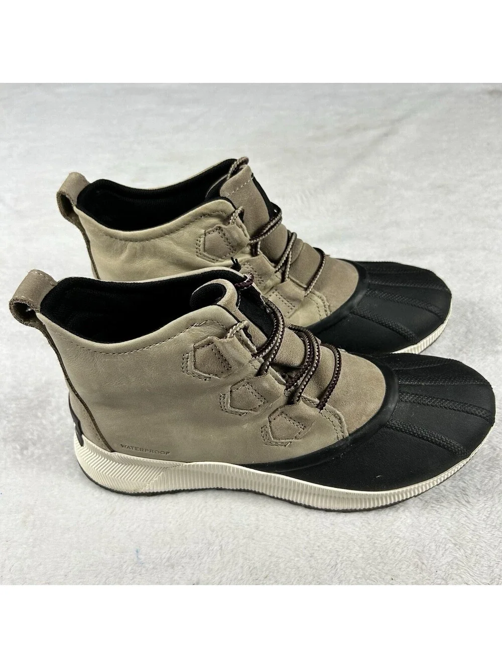 Sorel Out N About III Classic Waterproof Duck Boots Women’s Size 10 Tan Black